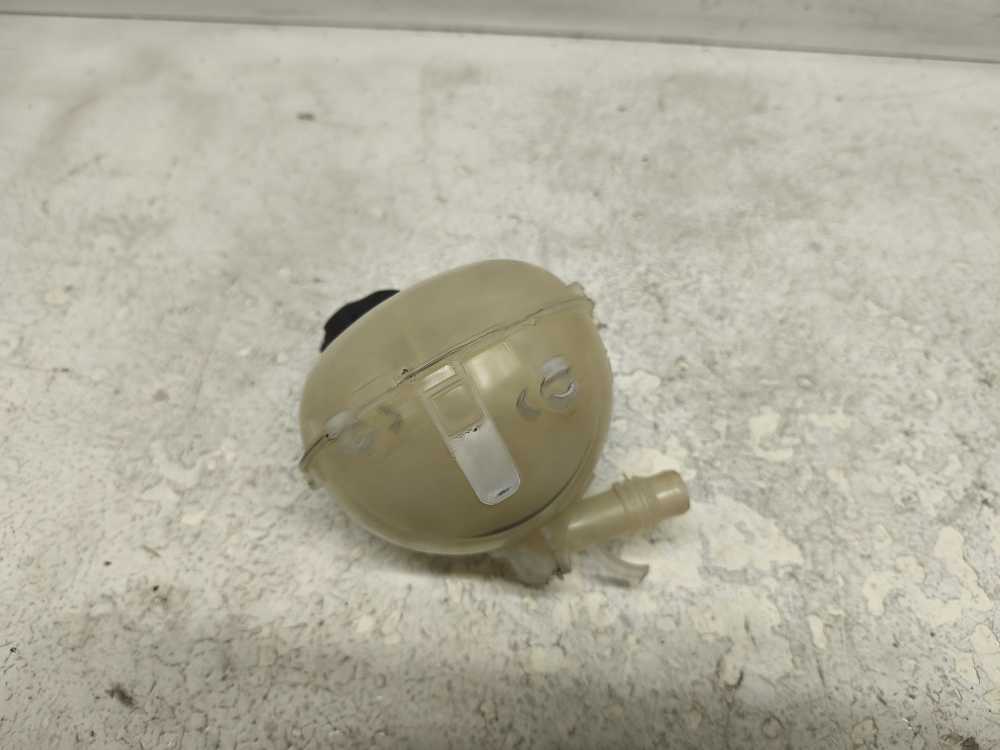 VASE D EXPANSION CITROEN C4/ PEUGEOT 208/ 2008 /DS3 CROSSBACK/ OPEL CORSA F - Vue 2